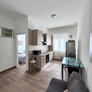 https://bilocale-in-bande-nere-linea-m1.it-lombardy.com